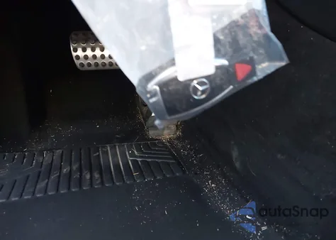 2015 Mercedes-Benz C 300 Sport 4Matic из США, поврежденный, VIN 55SWF4KB7FU025811